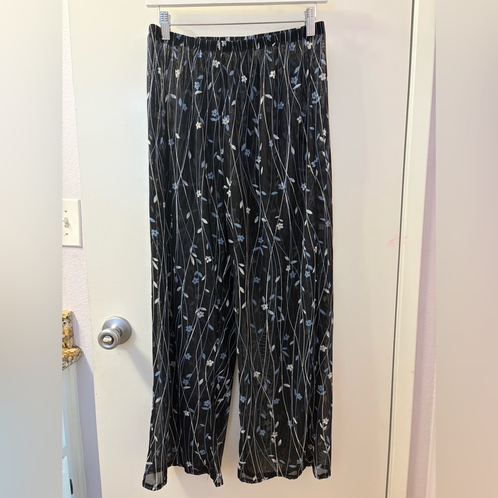 Sheer Mainstream Size M Black Floral Patterned Pants Pre❤️ Blue & White 🌺